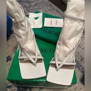 New never used Bottega veneta white heel size 37
